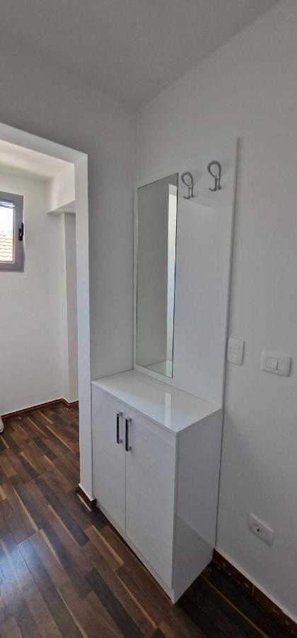 Nini Apartment Rafailovici