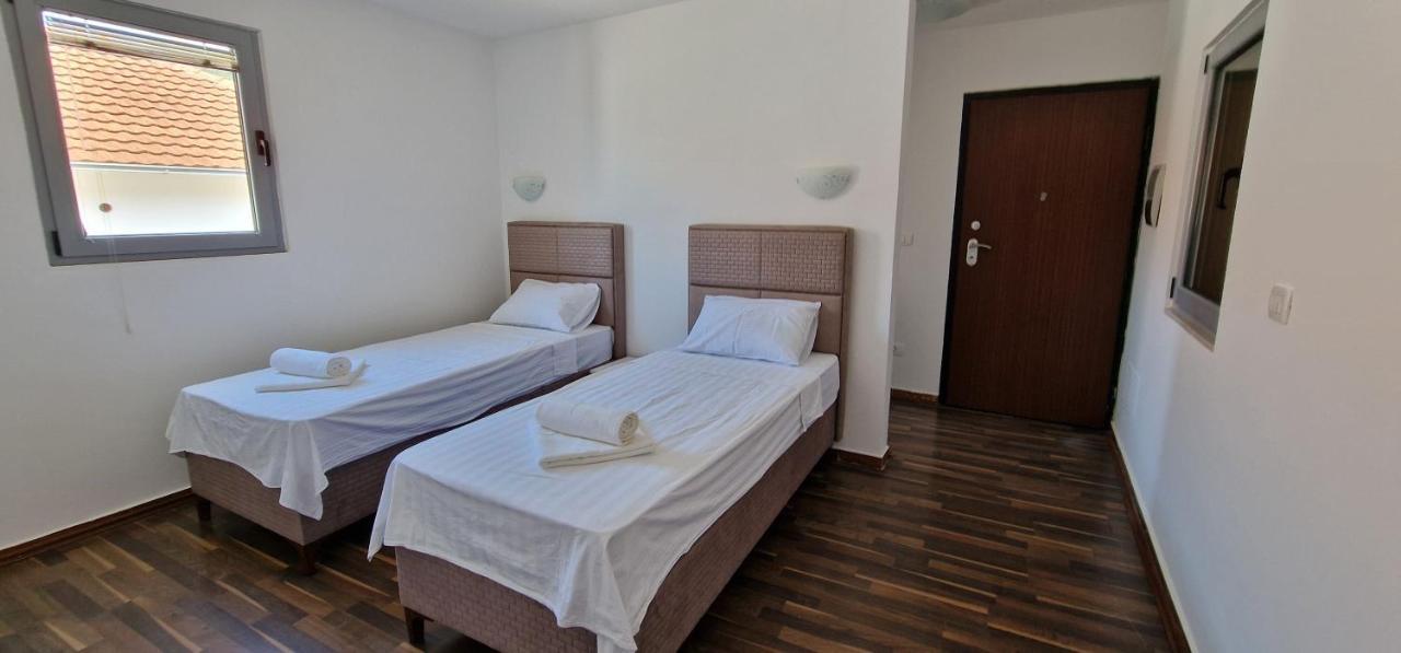 Nini Apartment Rafailovici